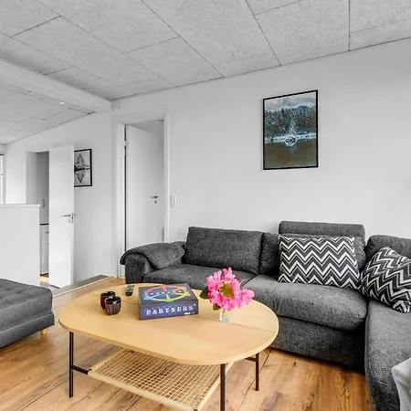 Дом отдыха 1 Bedroom Stunning In