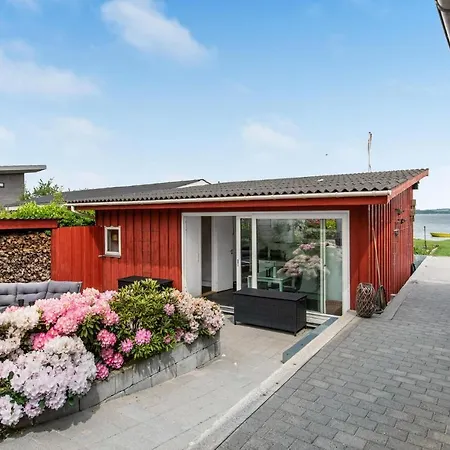 1 Bedroom Stunning In Aabenraa
