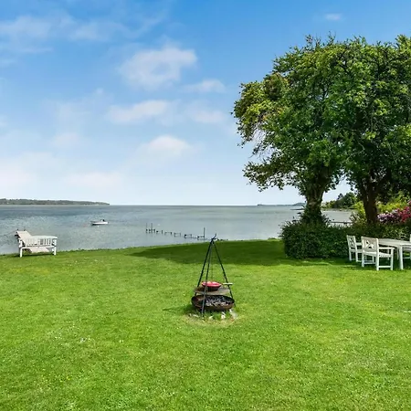 1 Bedroom Stunning In *